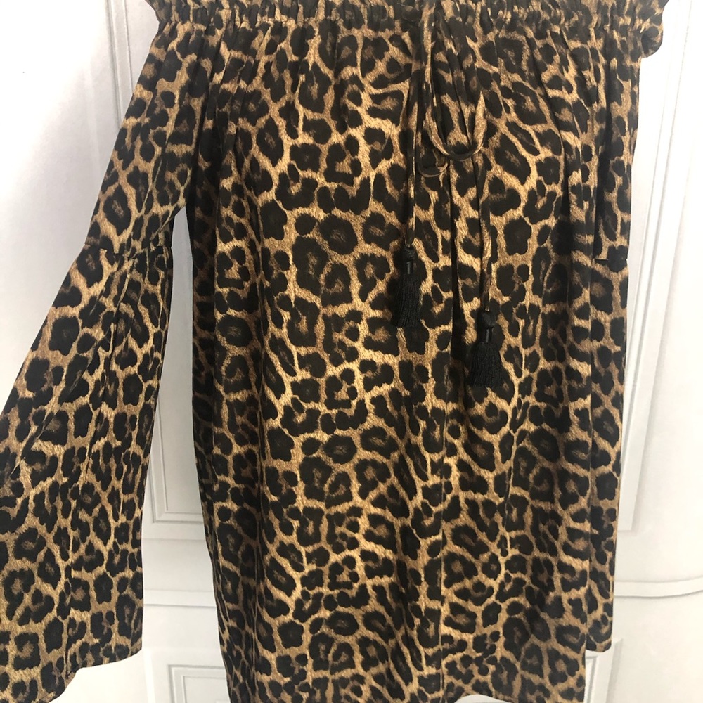 Michael Kors Leopard Print Off Shoulder Blouse SzL - Picture 4 of 7